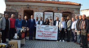 İzmir Seyyar Satıcılar Derneği'nde '19 Ekim Muhtarlar Günü' Bayramı