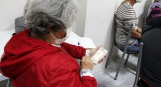 Karşıyaka Belediyesi’nden 65 yaş üstünü kuyruklardan kurtaracak çalışma