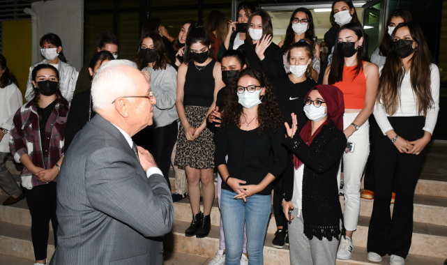 Öğrencilerden Başkan Selvitopu'na yurt teşekkürü
