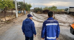Başkan Eriş, aşırı yağış sonrası sahada inceleme yaptı