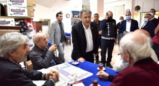 Başkan İduğ Çamdibi’nde esnaf ve vatandaşları dinledi