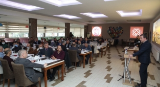 Bergama Belediyesi öğretmenlerle buluştu