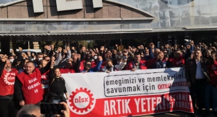 DİSK, Hükümeti İstifaya Çağırdı