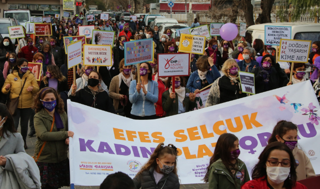 Efes Selçuk’ta “ Eşim değil, Eşitimsin” yürüyüşü