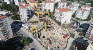 Fahrettin Altay-Narlıdere Metrosu’nda sıra istasyonlarda