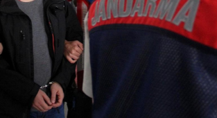 İzmir'de, 10 Gün içinde Uyuşturucudan 7 Kişi Tutuklandı