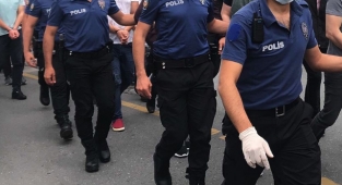 İzmir'de terör örgütüne operasyon: 14 gözaltı