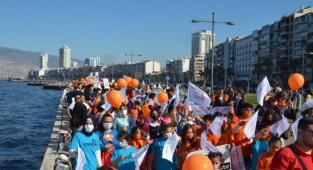 İzmir LÖSEV ile şenlendi