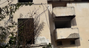 Sağlıkçılar Çeşme'deki yüksek kiralara tepkili:Lojman Var Ama Depreme Dayanıksız!