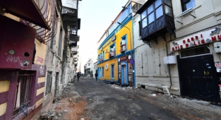  Tarihi sokağa tarihi dokunuş Alsancak Bornova Sokağı yayaların oluyor