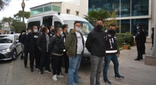 Uyuşturucu ticareti ve silah kaçakçılığı operasyonunda 7 kişi tutuklandı