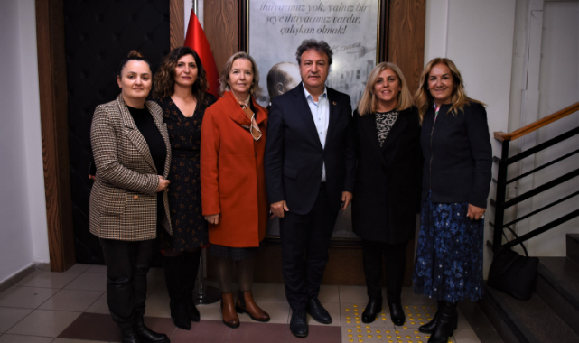 29 Ekim Kadınları Derneği’nin ilk büyük toplantısı Bornova’da