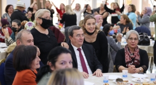 Batur: Konak sizlerle daha güzel