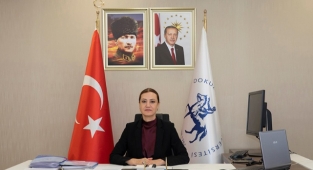 Dokuz Eylül Rektörü Nükhet Hotar basına demeç veren profesörün maaşını kesti