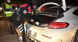 ''Güven Huzur'' uygulaması: 1072 kişi yakalandı, 5 bin litre kaçak içki ele geçirildi