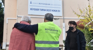 İzmir Büyükşehir Belediyesi, dondurucu soğuklarda evsizlere kucak açıyor