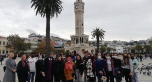 İzmir Büyükşehir Belediyesi “Gençlere Kucak Açıyor