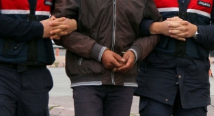 İzmir'de FETÖ ve PKK operasyonu: 3 şüpheli gözaltına alındı