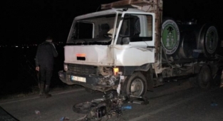 İzmir'de korkunç kaza: Kamyonun altında feci şekilde can verdi!