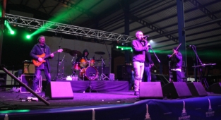 İzmir’de yeni yıl kutlamaları Kiraz ile başladı