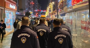 İzmir’de zabıta ekipleri denetimleri sıklaştırdı