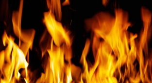 İzmir'in iki yerinde yangın felaketi: 2 ölü