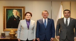 İzmir Lokantacılar Odası Başkanı İyi Parti'ye katıldı!