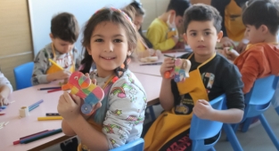 Karşıyaka’da çocuklar kendi oyuncaklarını yapıyor