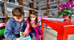 Muhtarlık ofisleri mini kütüphaneye dönüştürüldü