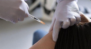 12 yaş üstü çocuklara 3.doz aşı başlandı