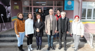 Başkan Arda’ya ilkokulunda duygulandıran sürpriz