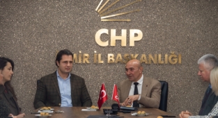 Başkan Soyer’den yeni yılın ilk ziyareti CHP İl Başkanlığı’na
