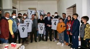 Başkan Tugay’dan Roman gençlere destek