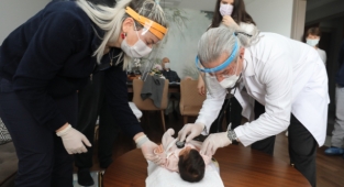 Gaziemir Belediyesi sağlık hizmetleriyle şifa oluyor