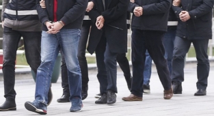 İzmir'de kaçakçılık operasyonu: 14 gözaltı