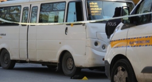 İzmir'de kanlı tartışma! Dolmuş şoförü hayatını kaybetti