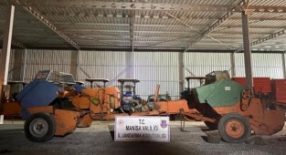 Manisa'da çalınan iş makineleri İzmir'de bulundu