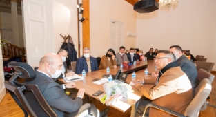 Seyyar çiçekçilerden Başkan Soyer’e teşekkür