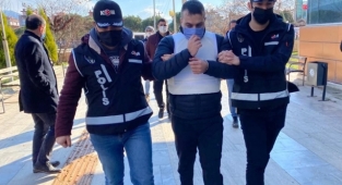 Suç örgütü lideri İzmir'de yakayı ele verdi