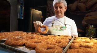 Tarladan sofraya tarihi yolculuk; Çeşme gevreği!