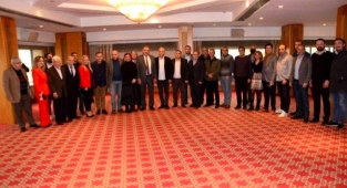 Tire Süt Kooperatifi Başkanı Mahmut Eskiyörük, basın mensuplarıyla kahvaltıda buluştu.