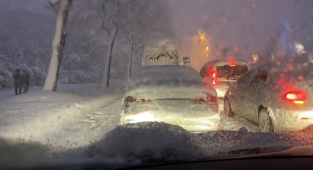 TÜSED Kar Yağışında Aracı Hasar Gören Sürücüleri Bilgilendirdi!