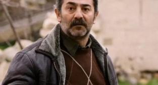 Ünlü oyuncu Ayberk Pekcan hayatını kaybetti