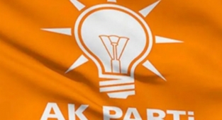 AK Parti'li Karakaş'tan tepkili istifa: İlçe Başkanı, partilileri birbirine düşürüyor