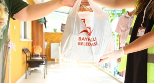 Bayraklı’da 20 bin aileye sürekli destek!