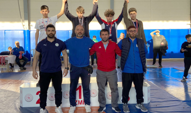 Bayraklılı güreşçiler 35 madalya ile İzmir şampiyonu oldu