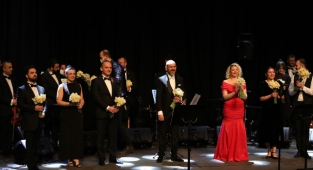 Bergama çiçek açtı