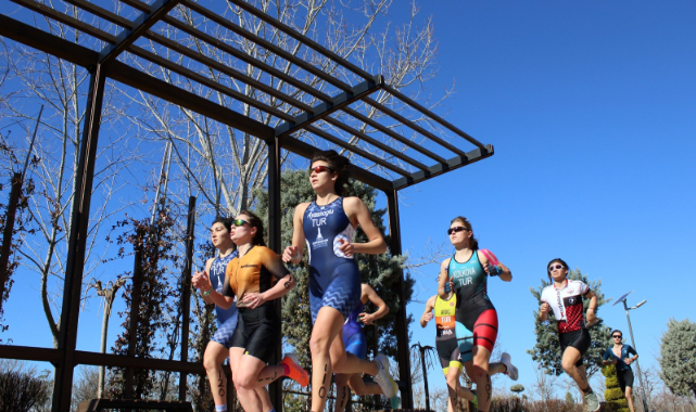 Duatlon İzmir Türkiye Şampiyonası başladı