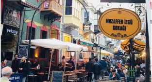 Ekonomik kriz Barlar Sokağı'na mum yaktırdı