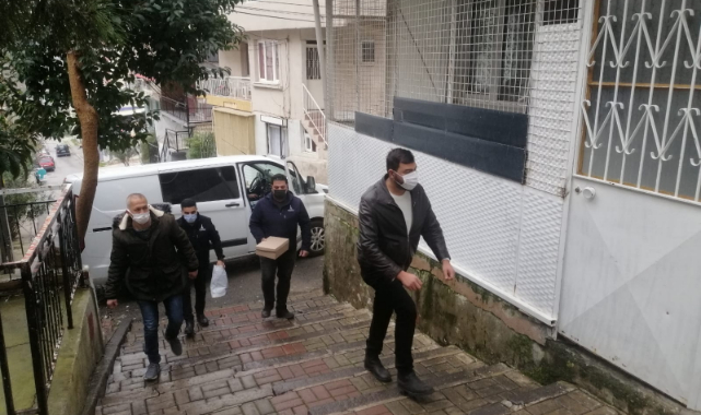 İzmir Büyükşehir Belediyesi duyarsız kalmadı! Okula gidemeyen çocuklara yardım eli uzattı